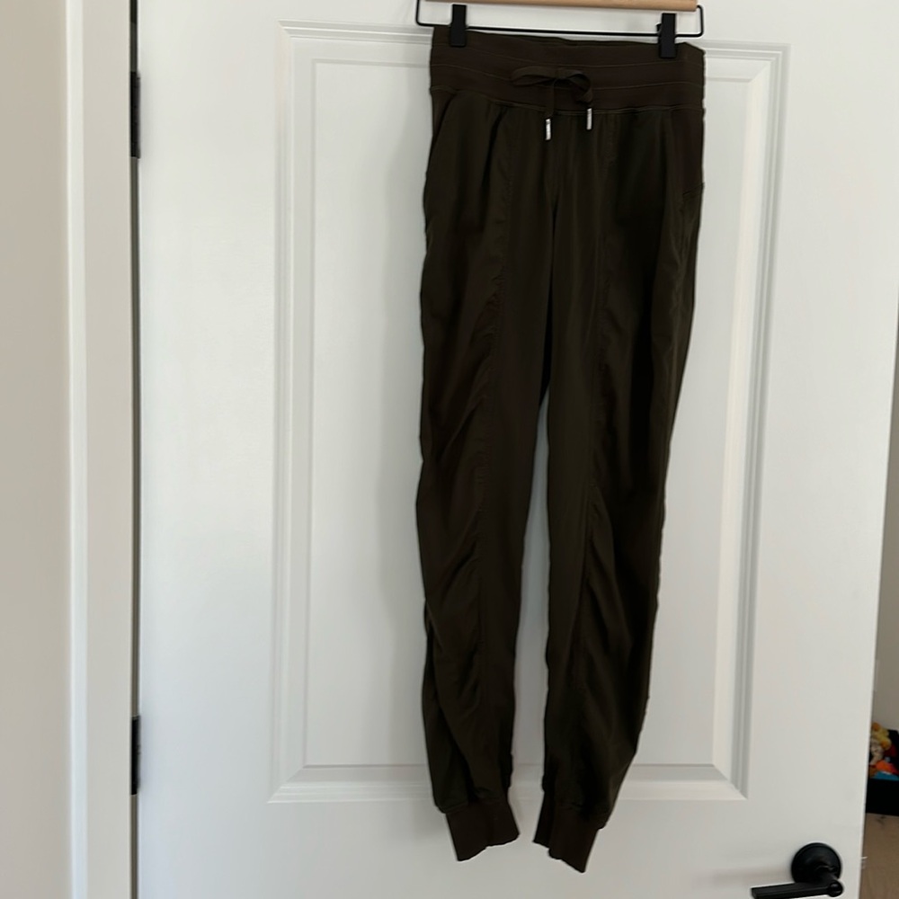 Lululemon joggers size 2 green